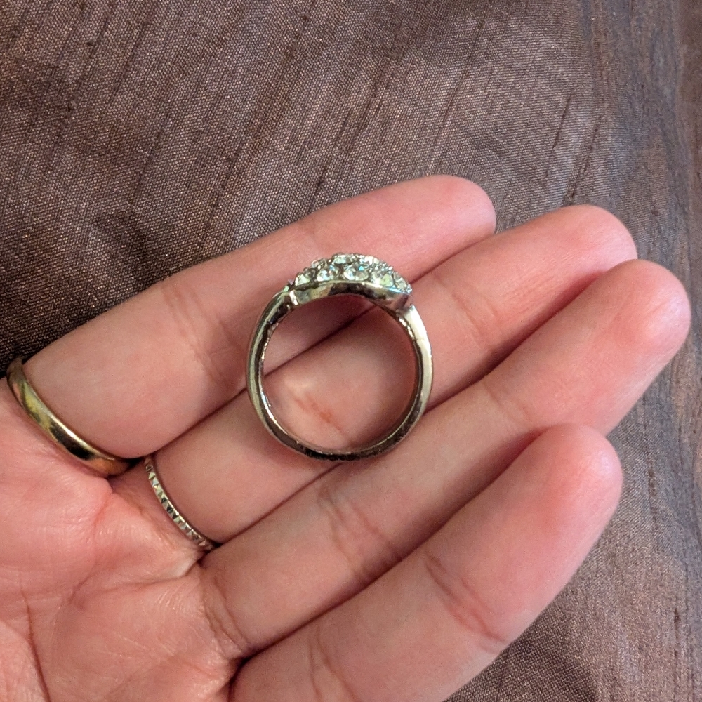 Stunning Ring - Picture 2 of 4